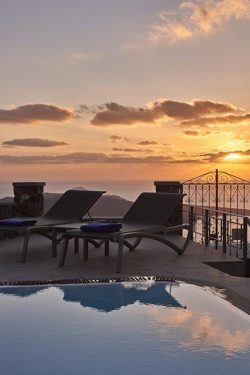 Villa Dakoronia Fira  Exteriör bild